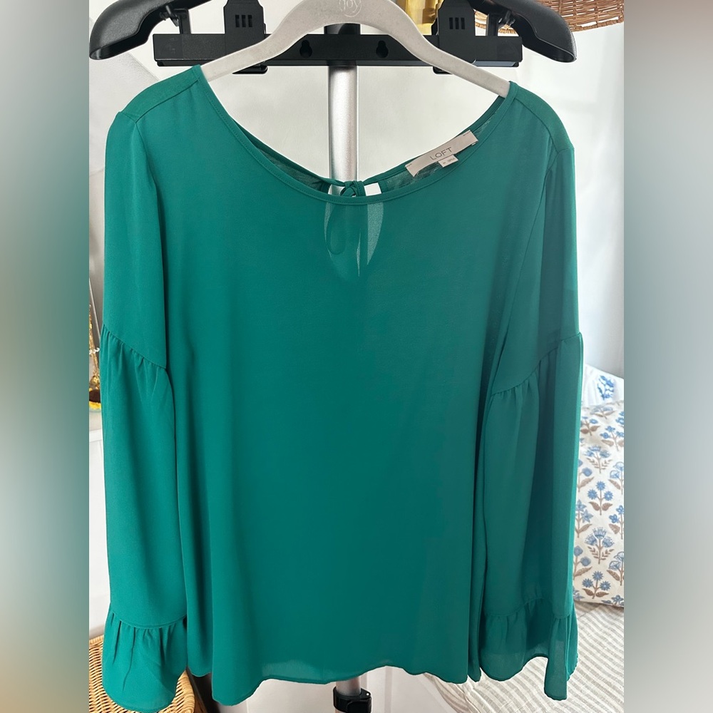LOFT emerald green Long Sleeve Top size medium